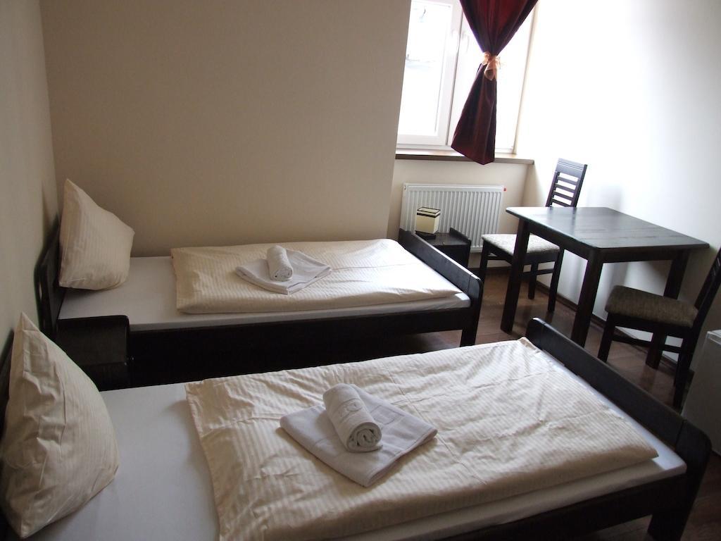 Hotelik Hermes Pieniezno Room photo